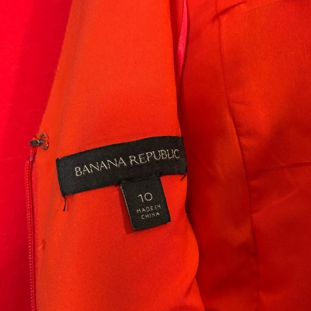 Banana Republic red linen blend lined v-neck romper
